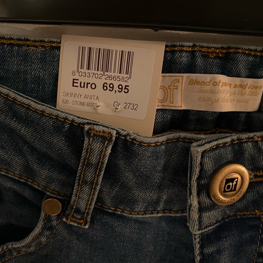 Skinny Denim - Picture 2 of 4